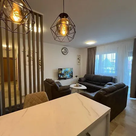 Lux Rose Apartment Kragujevac